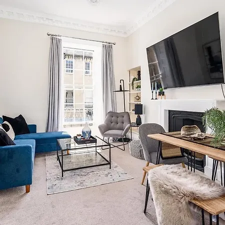 Brand New Listing Beautiful 2 Bedroom Apartment Bath Exterior photo